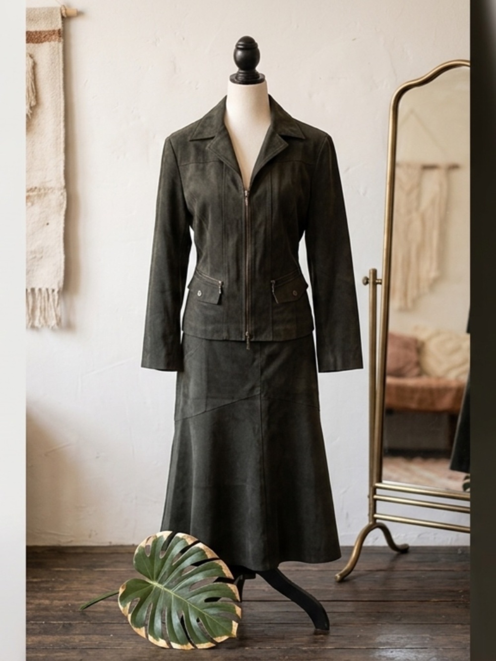 Vintage Proportion Petite Conrad C Microsuede 2-Piece Skirt Suit Set 🌿✨